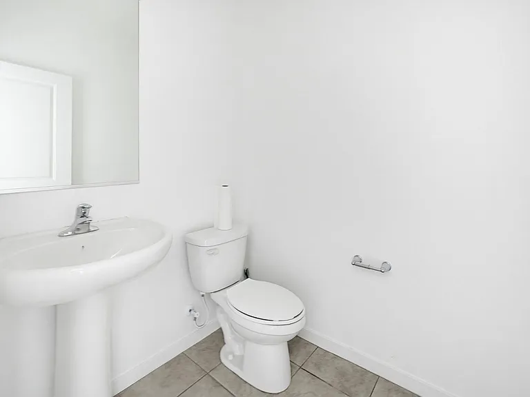6815 W Encinas Ln — Photo 15