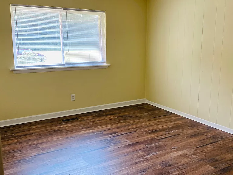 5500 Lakeside Trl #1 — Photo 8