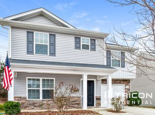 212 Ravenridge Ct, Charlotte, NC 28216