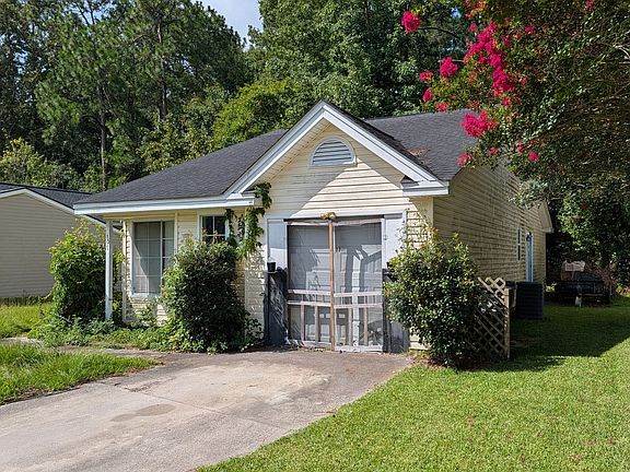 3rd image of 107 Palm Ct