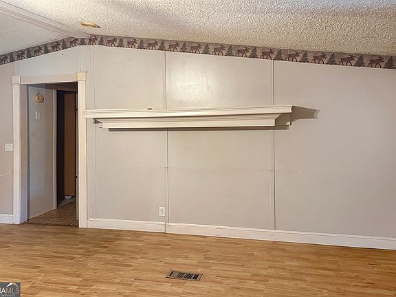 3rd image of 182 Owenby Ln