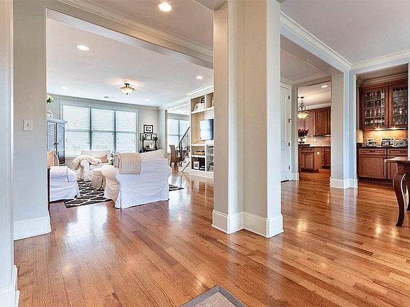 4th image of 4294 Melwood Oak Dr