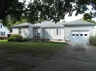 227 E North St, Forrest, IL 61741