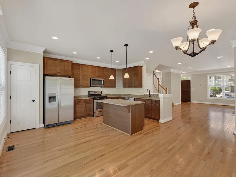 2942 Templehof Ct — Photo 14