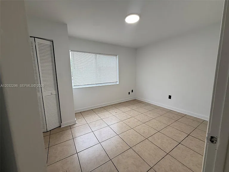 12215 W Dixie Hwy #107 — Photo 4