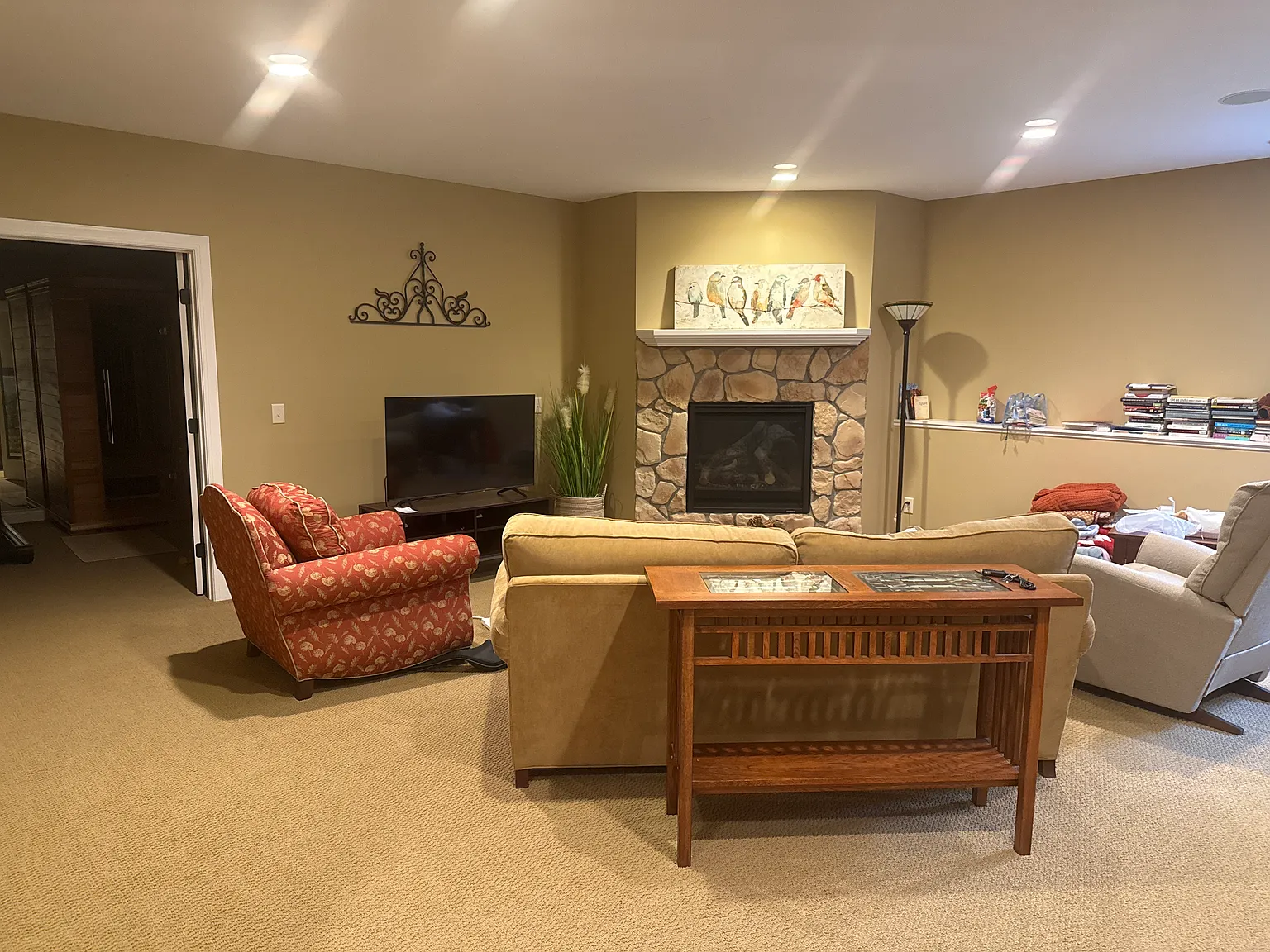 1 bed, 3100 sqft, $1,000 — Photo 1