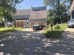 1032 Rogers Pl, Lawrence, KS 66049