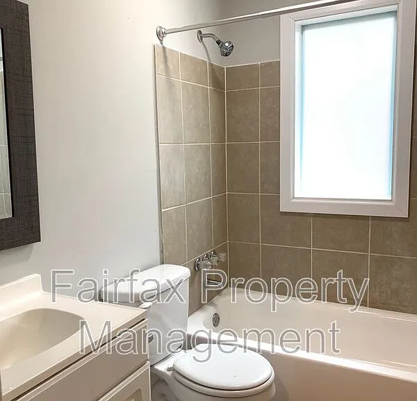 2418 Owen St #A — Photo 12