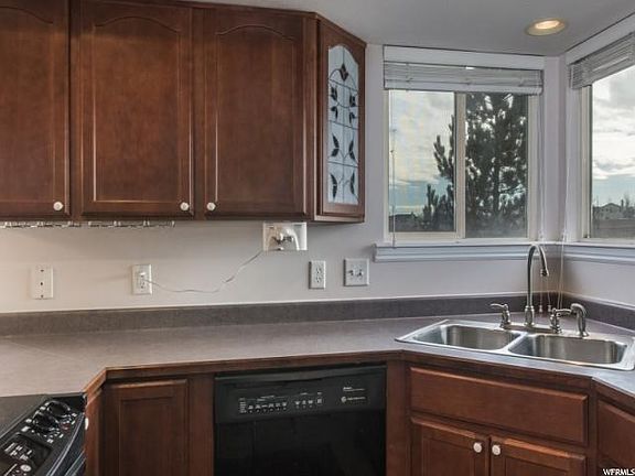 5th image of 8893 S Silver Pine Ct