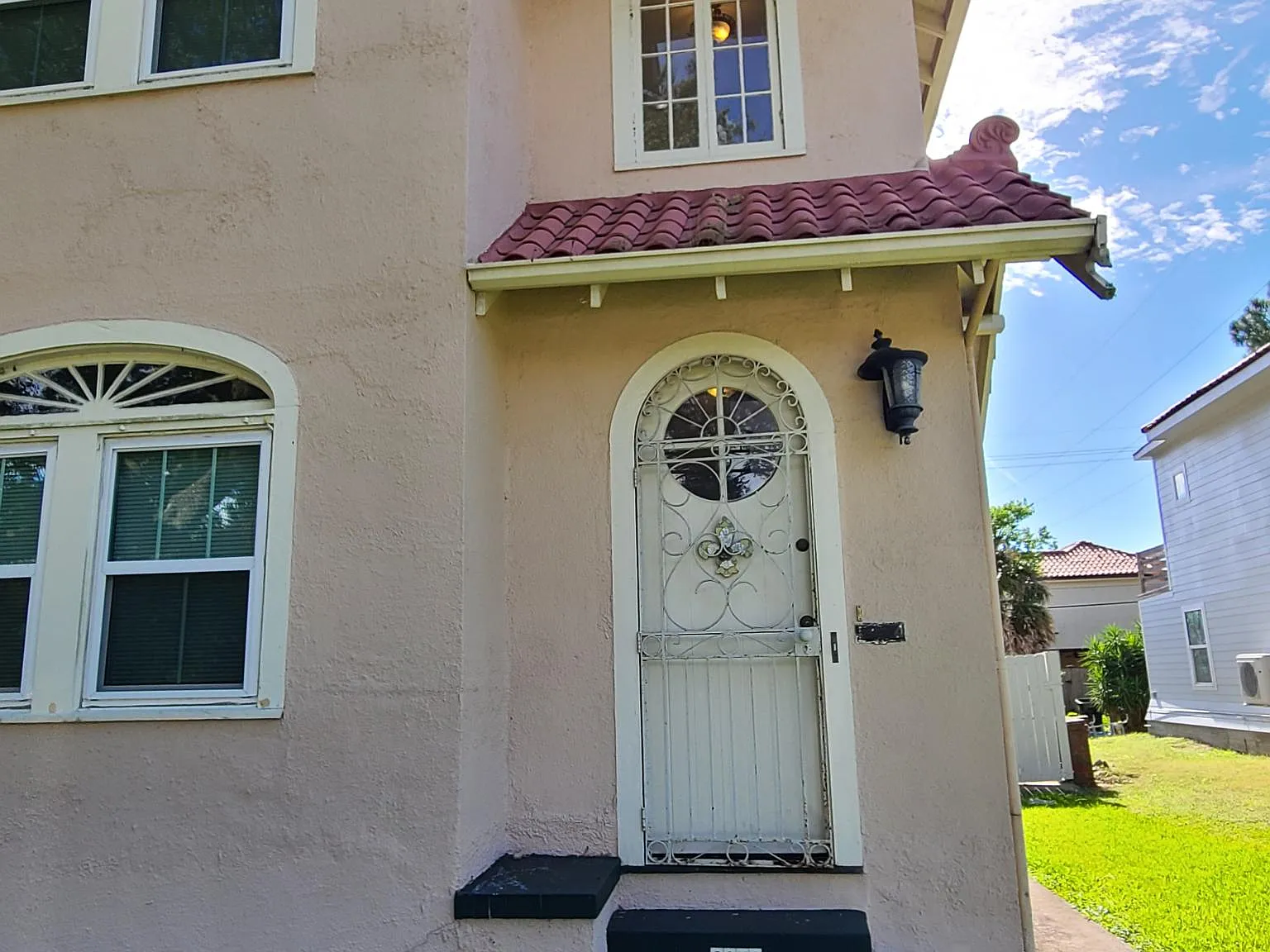 2 bed, 1400 sqft, $2,000 — Photo 2