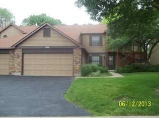 396 Sandhurst Cir #13-1, Glen Ellyn, IL