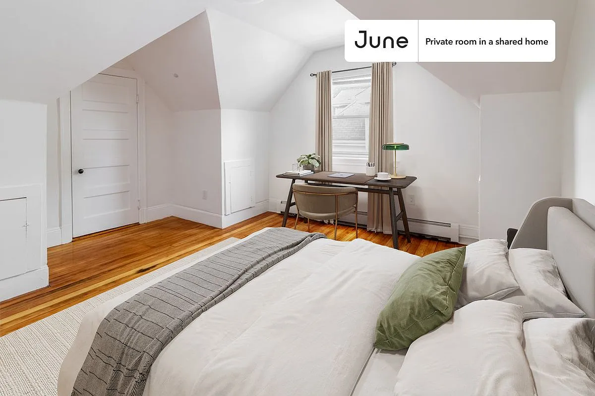Full bedroom in 7 bed/2 bath home in Brighton #1263 G — Photo 1