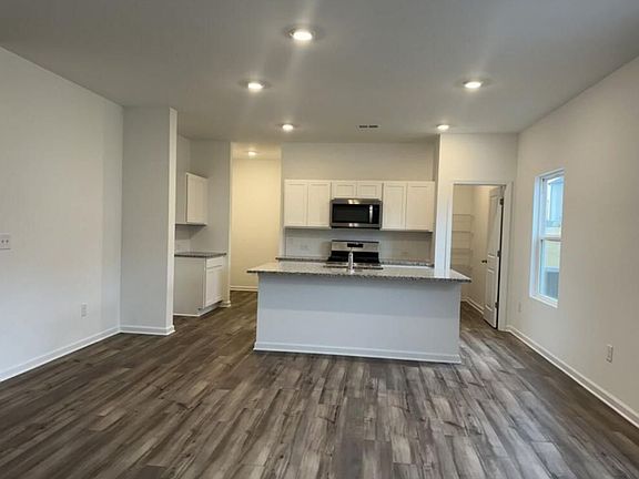 4th image of 2069 Boxwood Cir SE