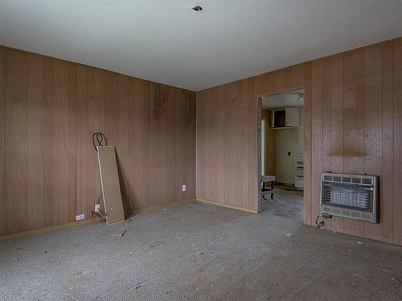 4th image of 3224 S Goff Ave