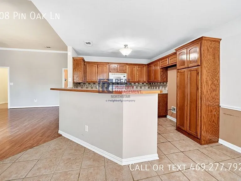 308 Pin Oak Ln — Photo 15