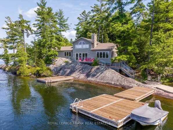 484 Juniper Ln, Selwyn, ON K0L 2H0