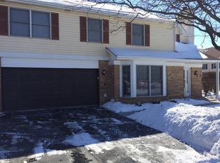 10211 Cambridge Dr, Mokena, IL 60448