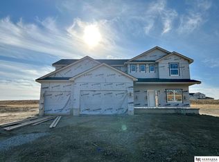 11009 Bearcreek Dr, Papillion, NE 68046