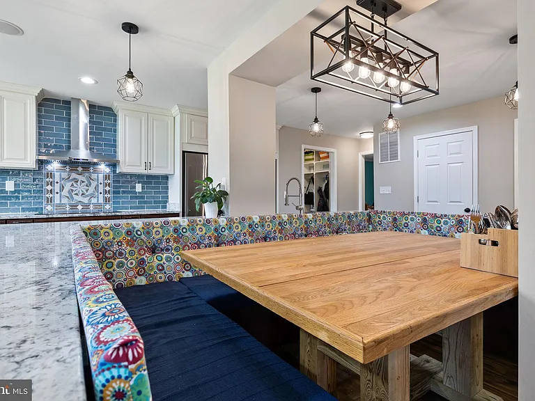 4301 Mountain View Dr — Photo 19