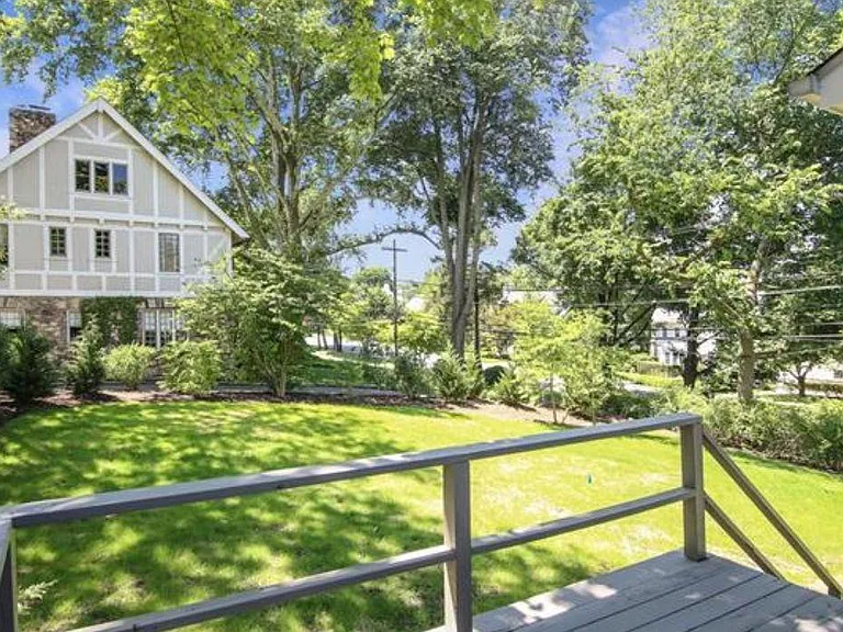 14 Greenacres Ave — Photo 20