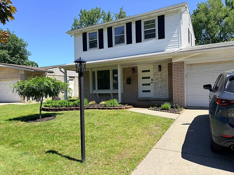 39618 Birchwood Dr — Photo 2
