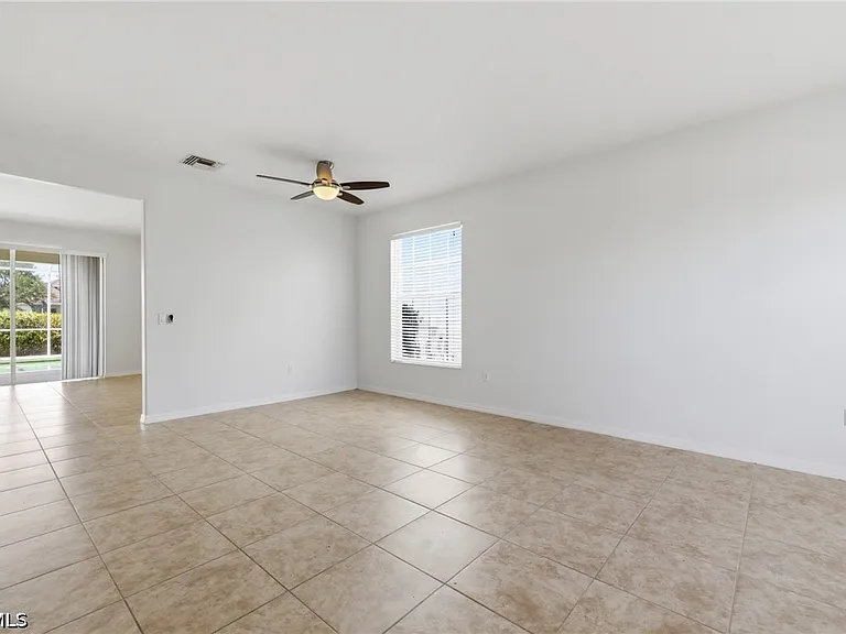 2639 Bellingham Ct — Photo 3
