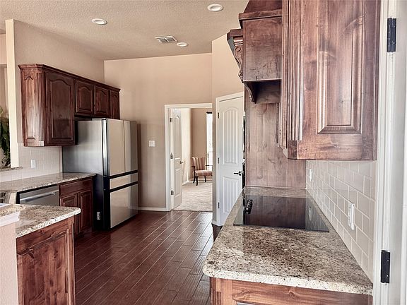 5th image of 5400 Posada Dr