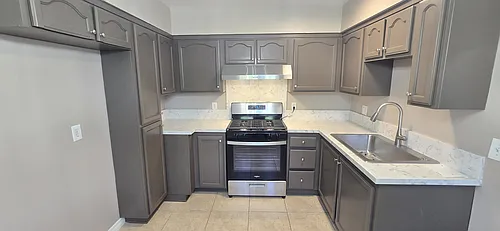 405 S Kroeger St #D Photo 1
