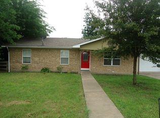 311 Ross St, Hutto, TX 78634