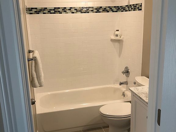 3rd image of 702 Hilltop Ct