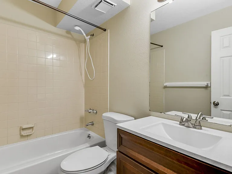 1168 Mazatlan Cir #D — Photo 10