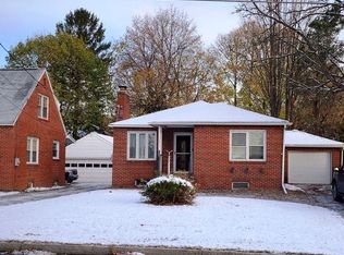 102 Bailey Rd, North Syracuse, NY 13212