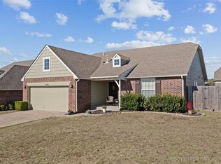 3206 Stonewall Dr, Bartlesville, OK 74006
