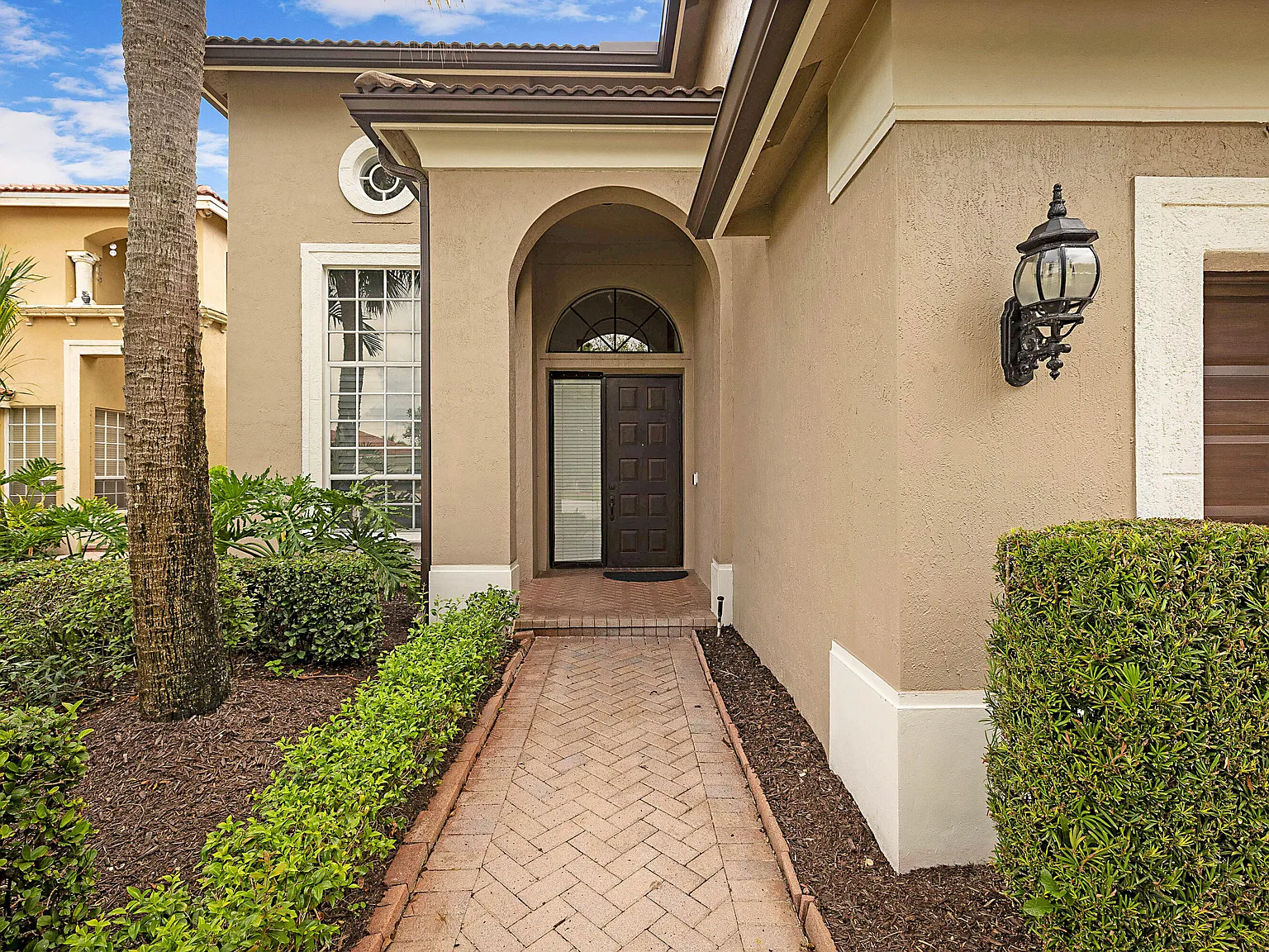 4 bed, 2.5 bath, 2478 sqft, $4,300 — Photo 3