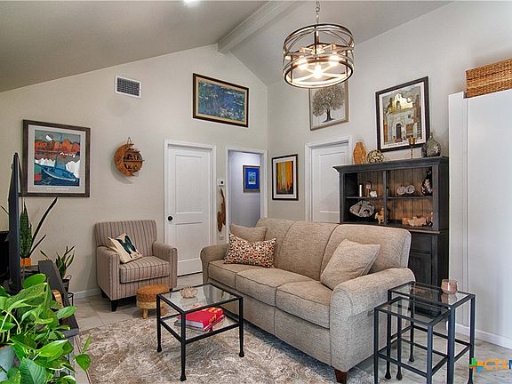 3rd image of 700 Crooked Creek Dr