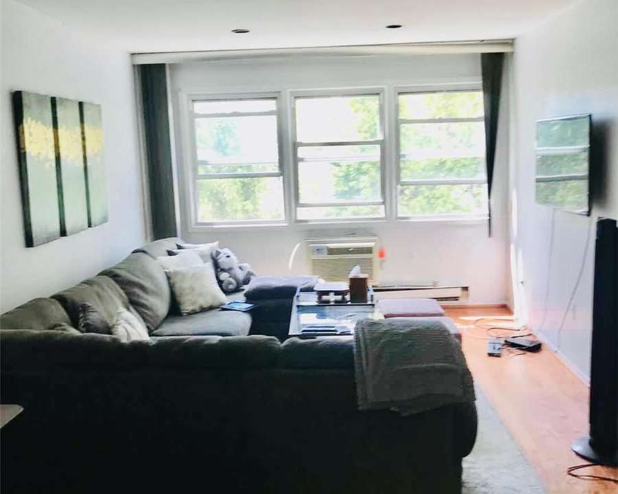 1st image of 20920 23rd Ave Floor 3