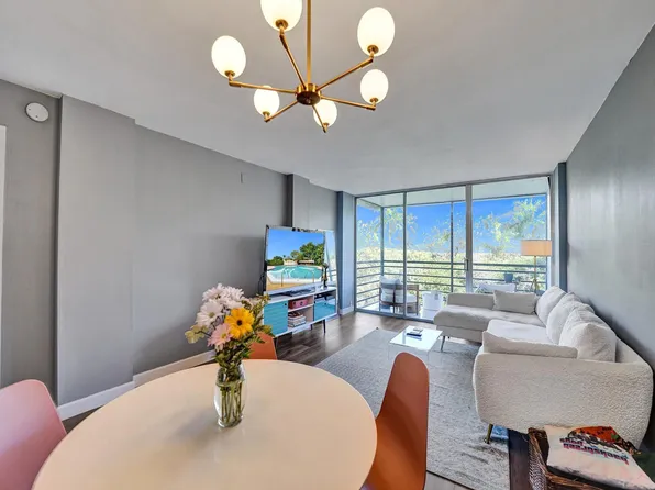 105 Royal Park Drive #4E, Oakland Park, FL 33309
