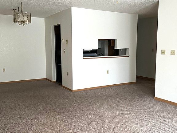 4th image of 520 S 1st Ave #105