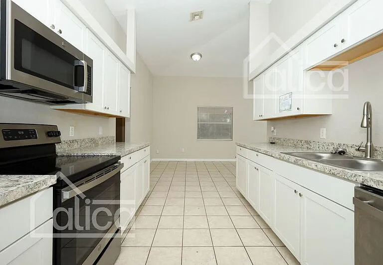 7331 Holly St — Photo 11