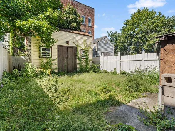 41 Garrison Avenue image 37 of 39