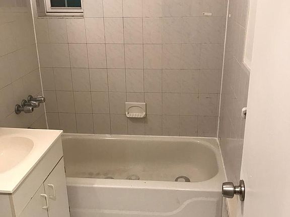 4th image of 4007 191st St