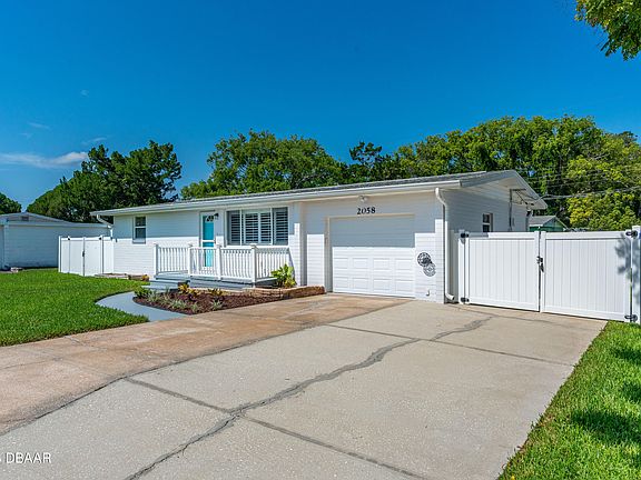 4th image of 2058 Brian Ave