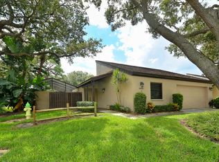 3950 Glen Oaks Manor Dr, Sarasota, FL 34232