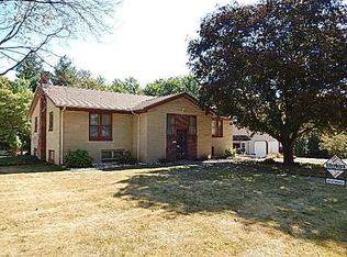 512 S Wilson St, Clinton, IL 61727