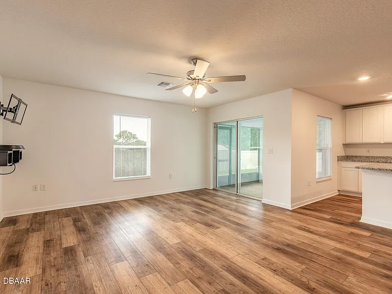 1009 Rosetta Dr — Photo 9