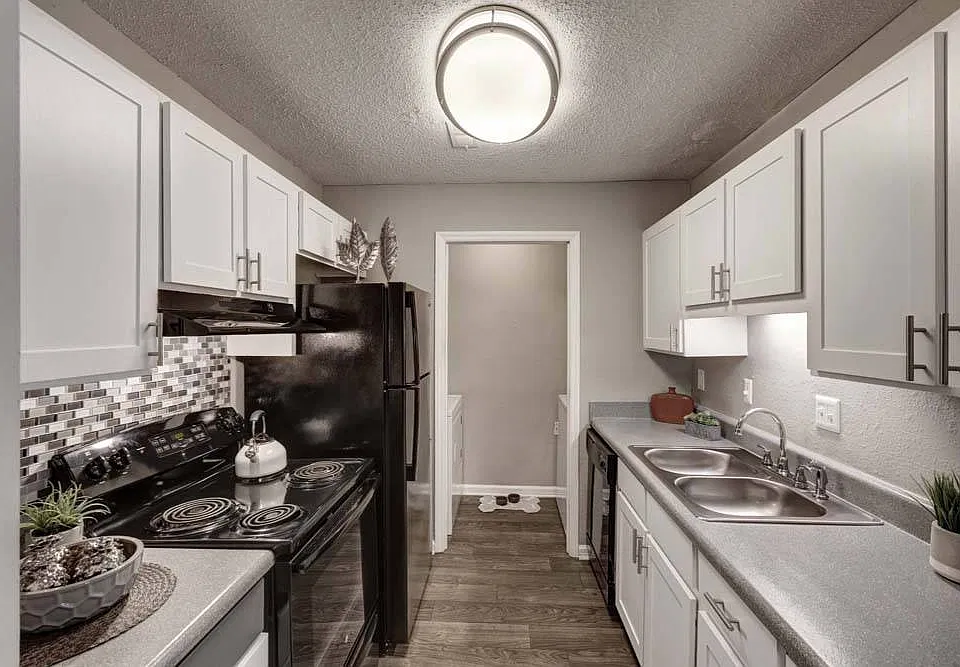 Harlowe Apartments