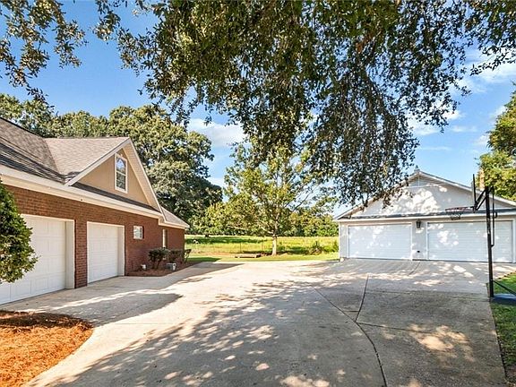2nd image of 9477 Lake Woods Ct