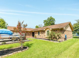 1609 Martin Dr, Alvin, TX 77511