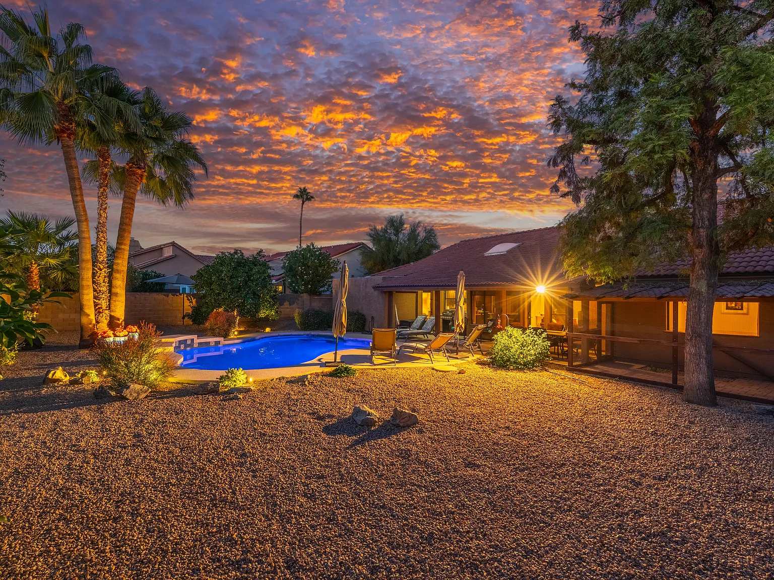 4 bed, 2.5 bath, 2400 sqft, $4,950 — Photo 4