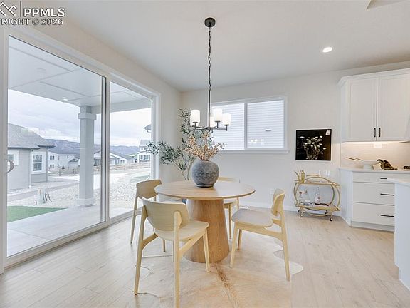 4th image of 16906 Greenfield Dr